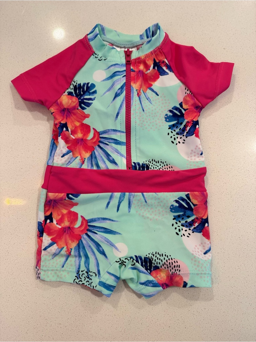 Maillot de bain bébé NEUF / NEW Baby Swimsuit